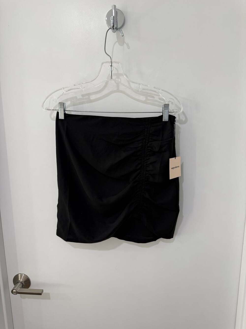 Superdown Maya Ruched Mini Skirt in Black